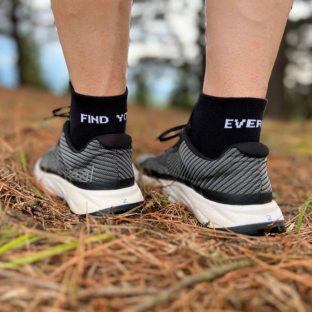 CALCETINES CASUAL FIND YOUR EVEREST SHORT CUT - Black & White - Image 5