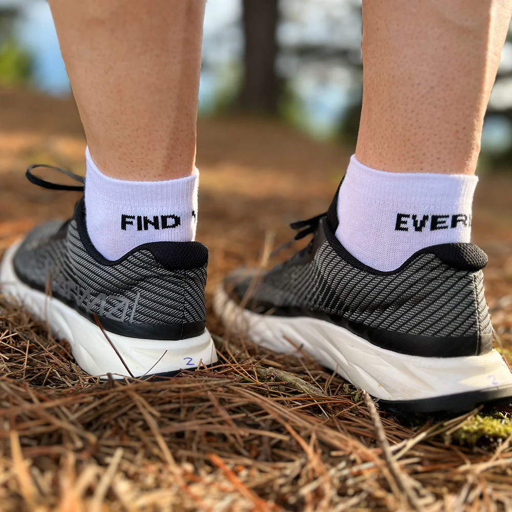 CALCETINES CASUAL FIND YOUR EVEREST SHORT CUT - Black & White - Image 9