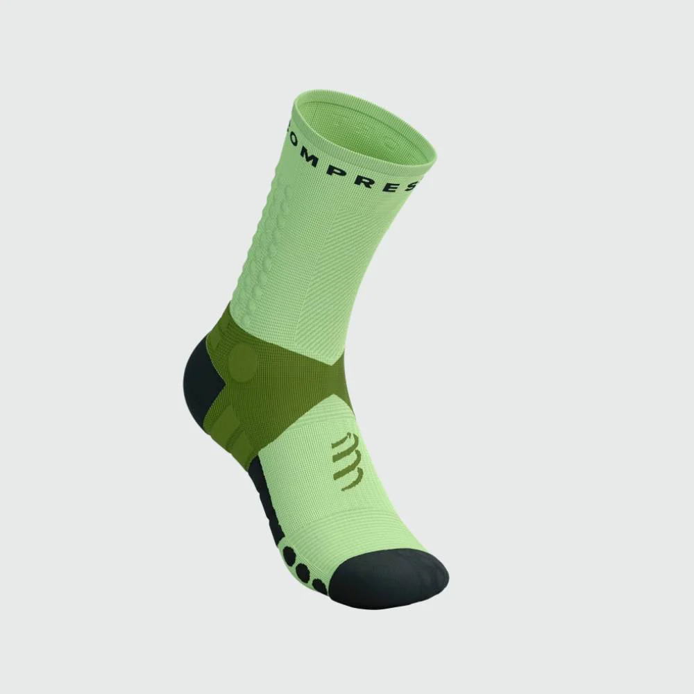CALCETINES COMPRESSPORT ULTRA TRAIL V2.0 - Woodbine / Shadow Lime - Image 2