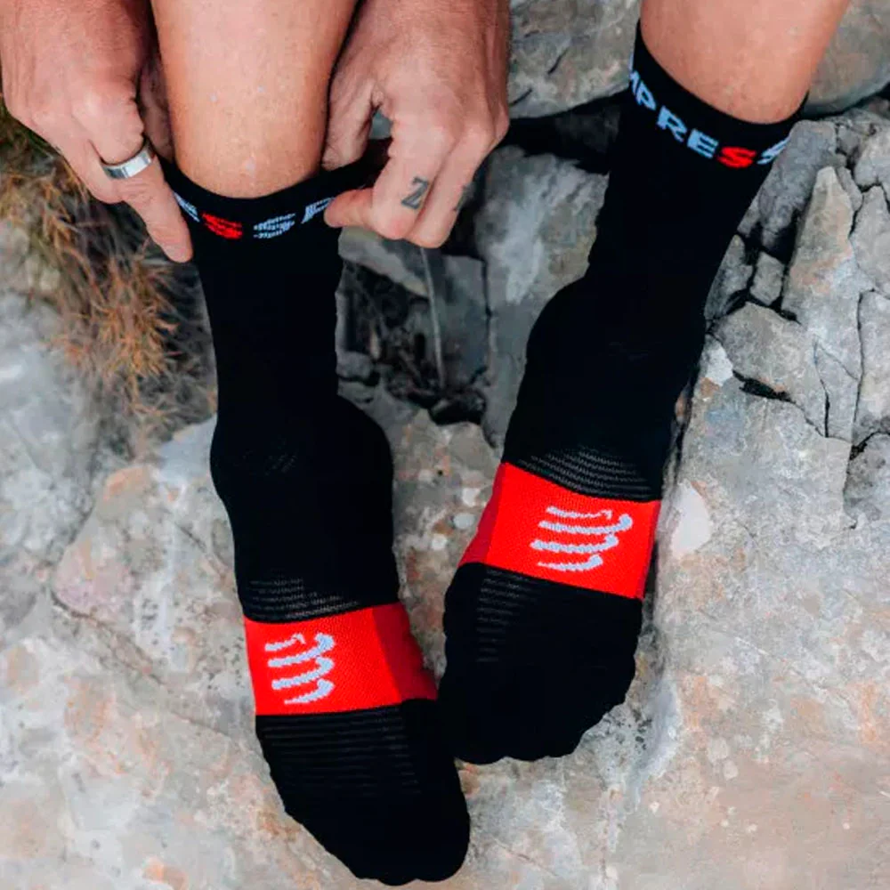 CALCETINES COMPRESSPORT ULTRA TRAIL V2.0 - Black / Red - Image 3