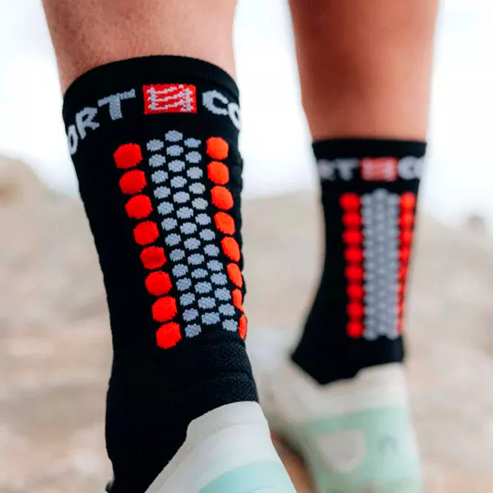 CALCETINES COMPRESSPORT ULTRA TRAIL V2.0 - Black / Red - Image 4