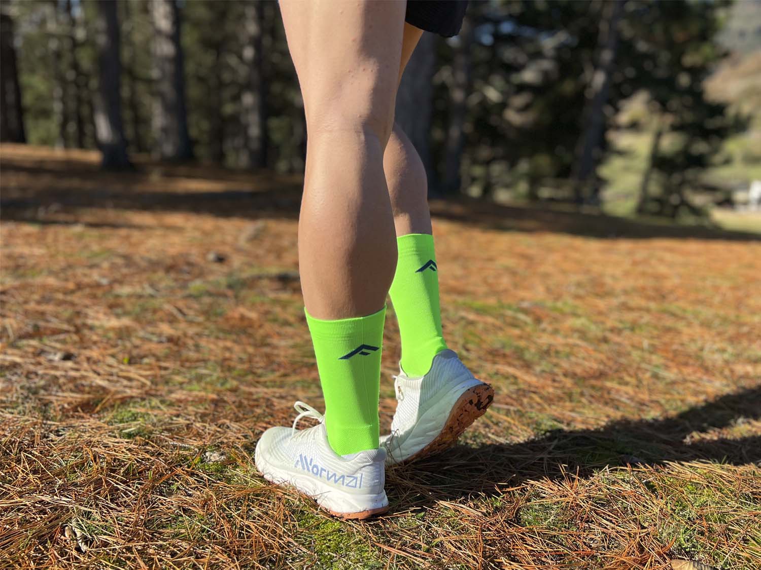 CALCETINES FIND YOUR EVEREST LONG CUT - Fluor Lime - Image 3