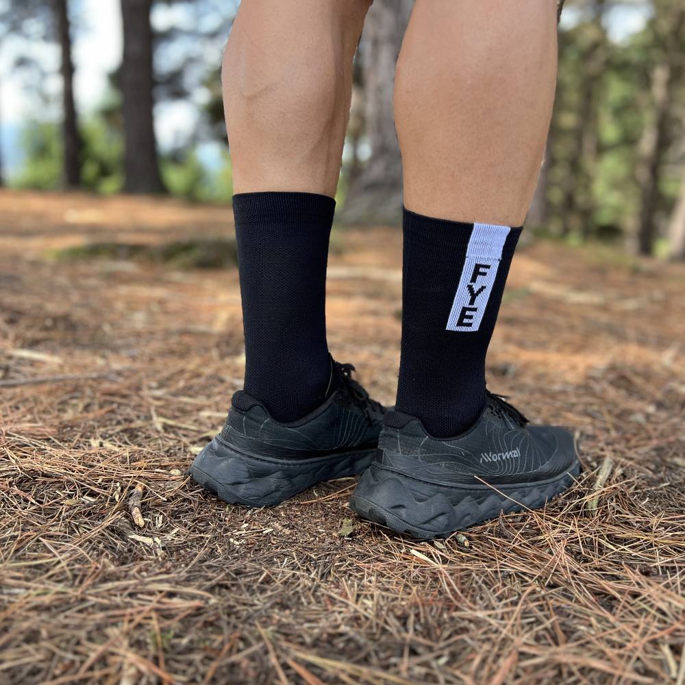 CALCETINES FIND YOUR EVEREST LONG CUT - Label Black