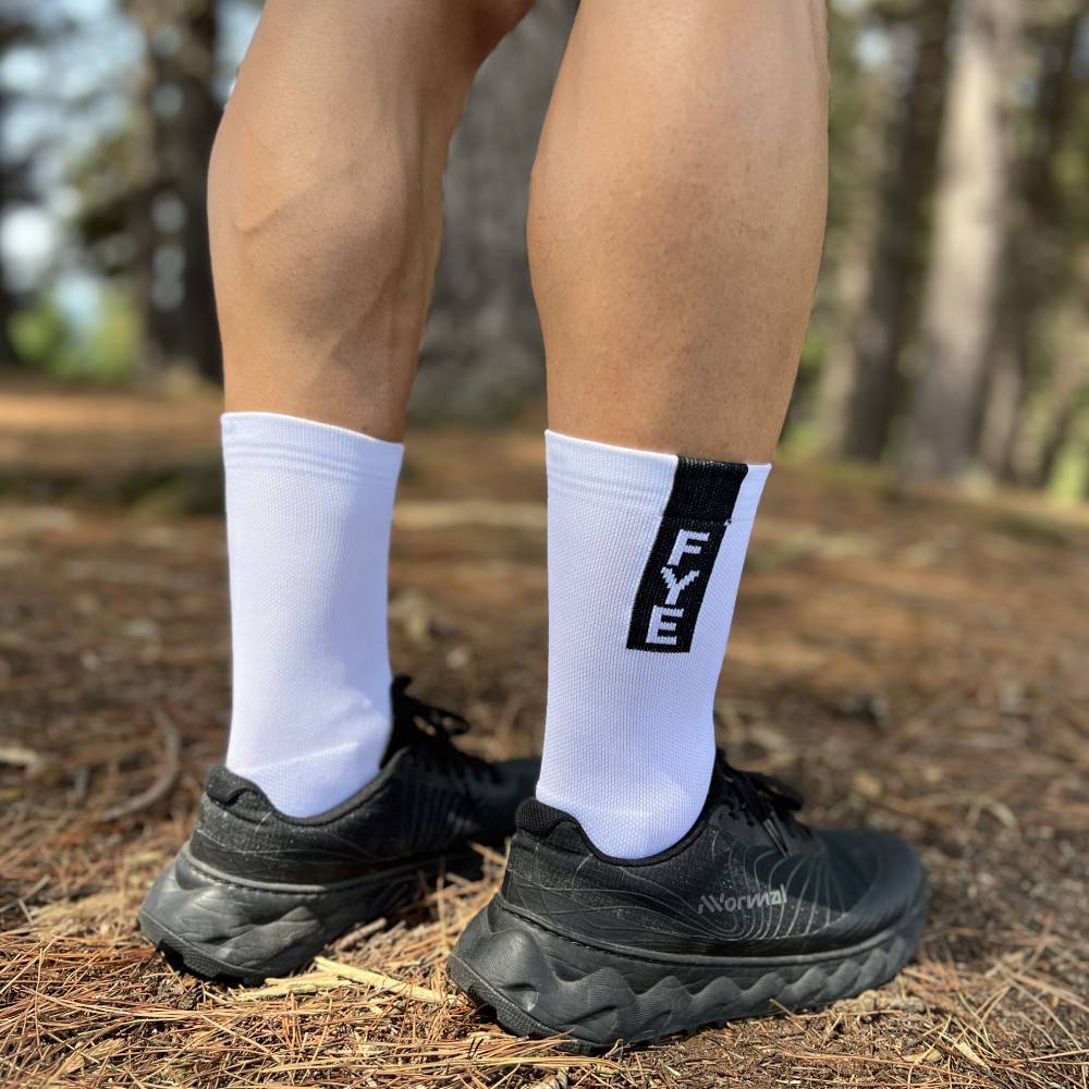 CALCETINES FIND YOUR EVEREST LONG CUT - Label White