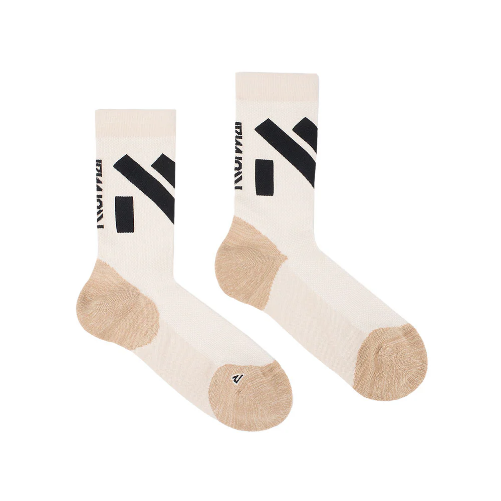 CALCETINES NNORMAL RACE MEDIUM CUT - Beige
