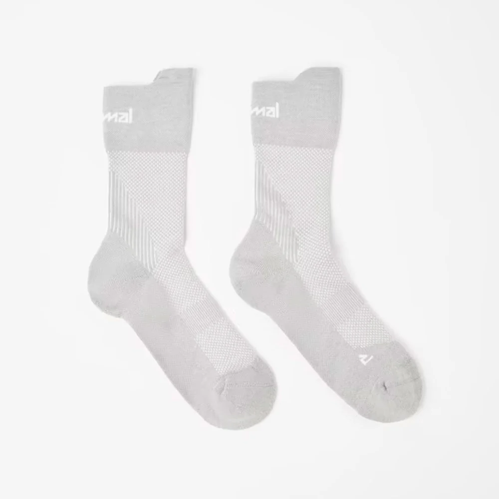 CALCETINES NNORMAL RUNNING - Gris