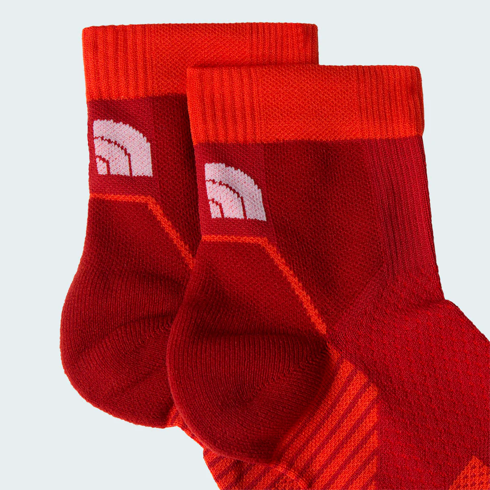 CALCETINES THE NORTH FACE TRAIL RUN QUARTER - Iron Clay / Lava Red - Image 3