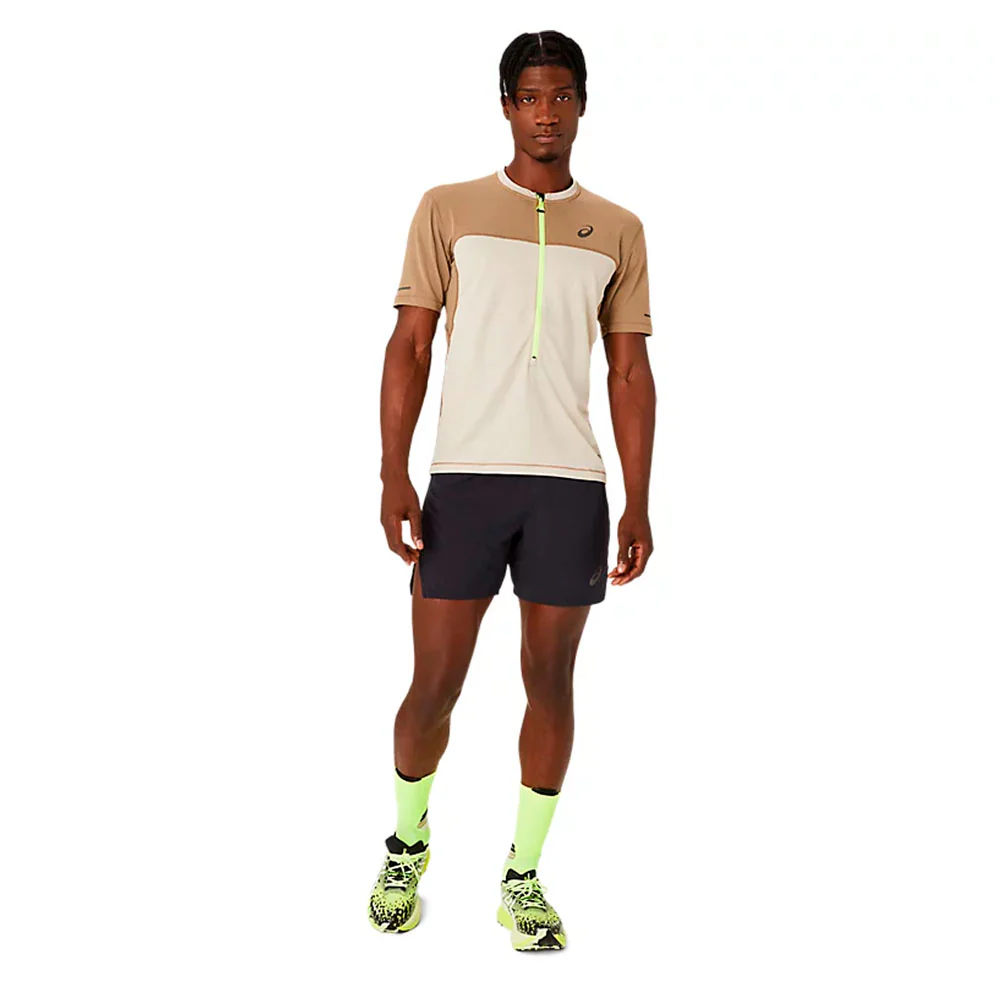 CAMISETA ASICS FUJITRAIL SS TOP - Feather Grey / Pepper - Image 3