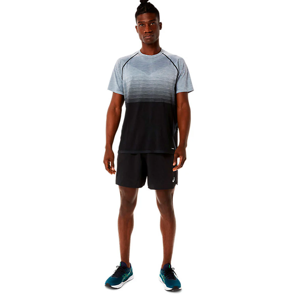 CAMISETA ASICS SEAMLESS SS TOP - Performance Black / Carrier Grey - Image 3