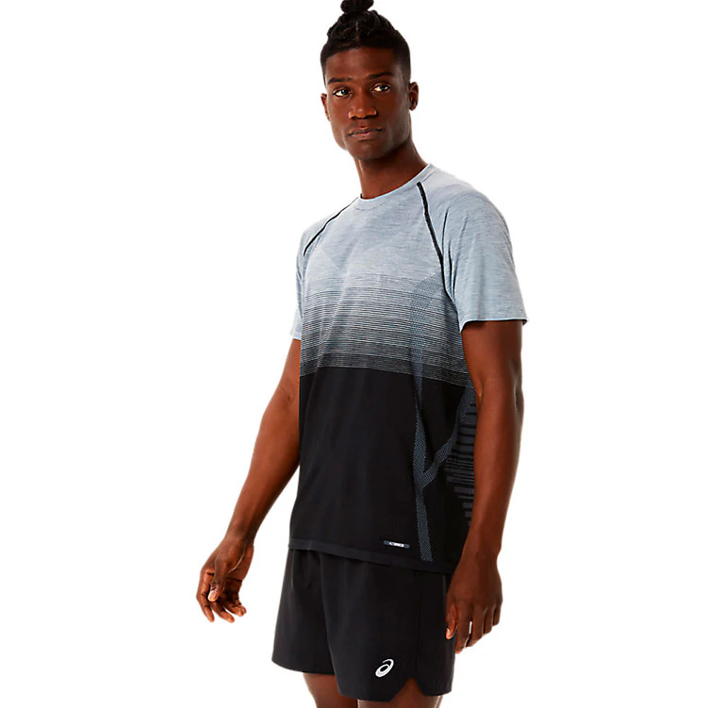 CAMISETA ASICS SEAMLESS SS TOP - Performance Black / Carrier Grey - Image 4