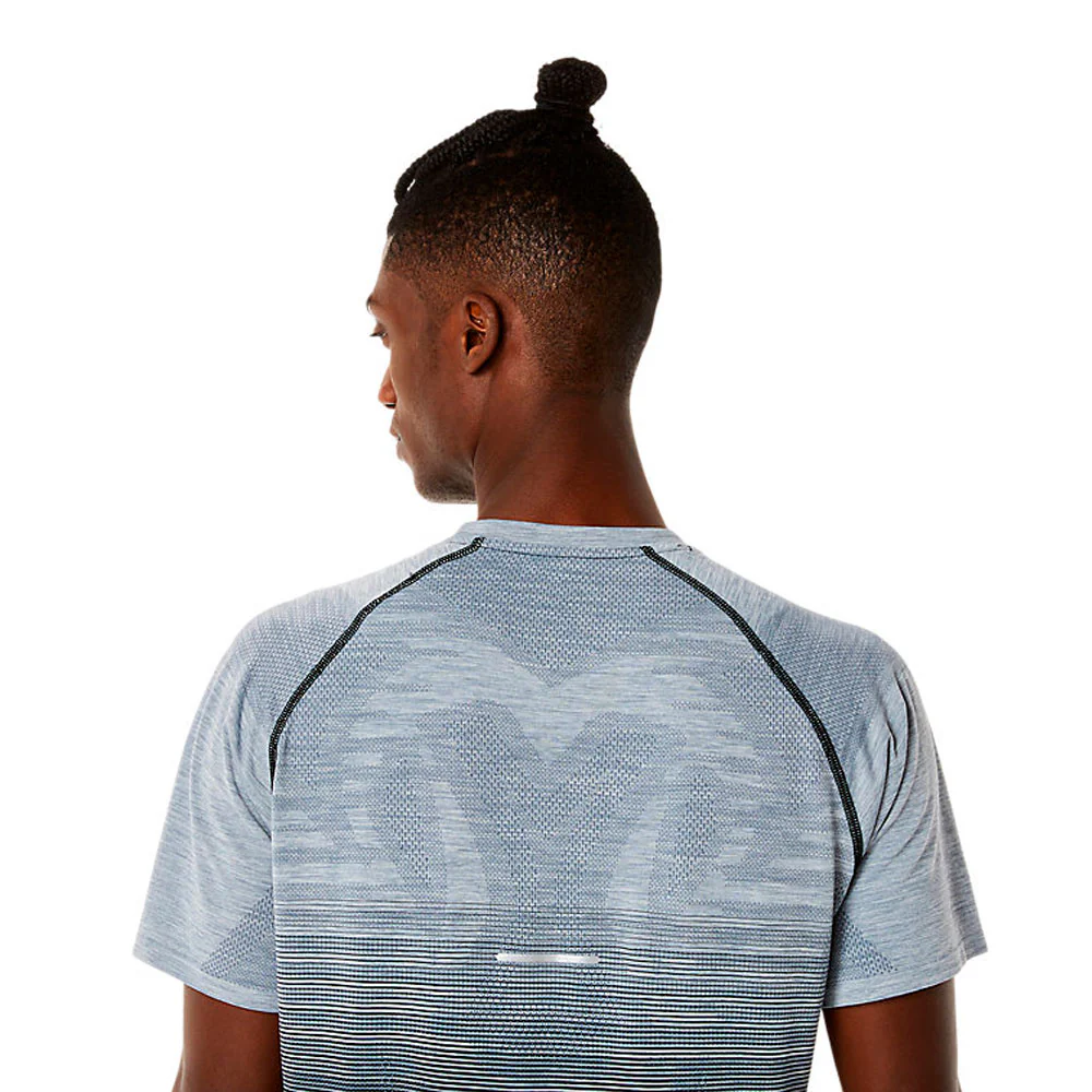 CAMISETA ASICS SEAMLESS SS TOP - Performance Black / Carrier Grey - Image 5