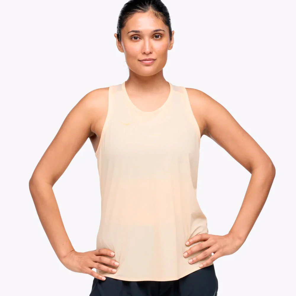 CAMISETA DE TIRANTES HOKA AIROLITE MUJER - Canteloupe