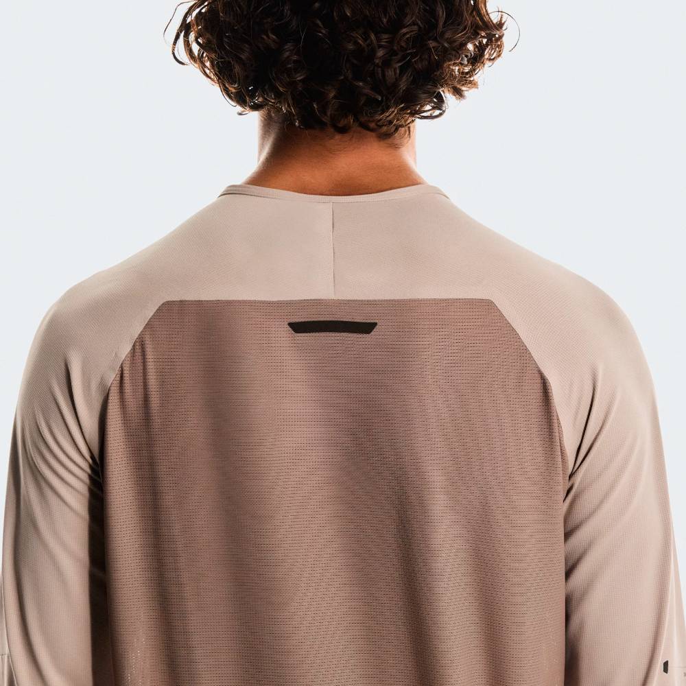 CAMISETA MANGA LARGA ON PERFORMANCE LONG-T - Desert / Cinder - Image 4