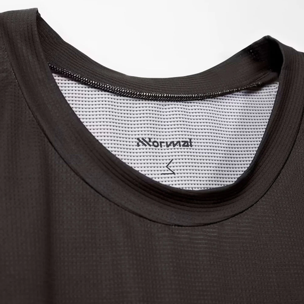 CAMISETA NNORMAL RACE MUJER - Negro - Image 4