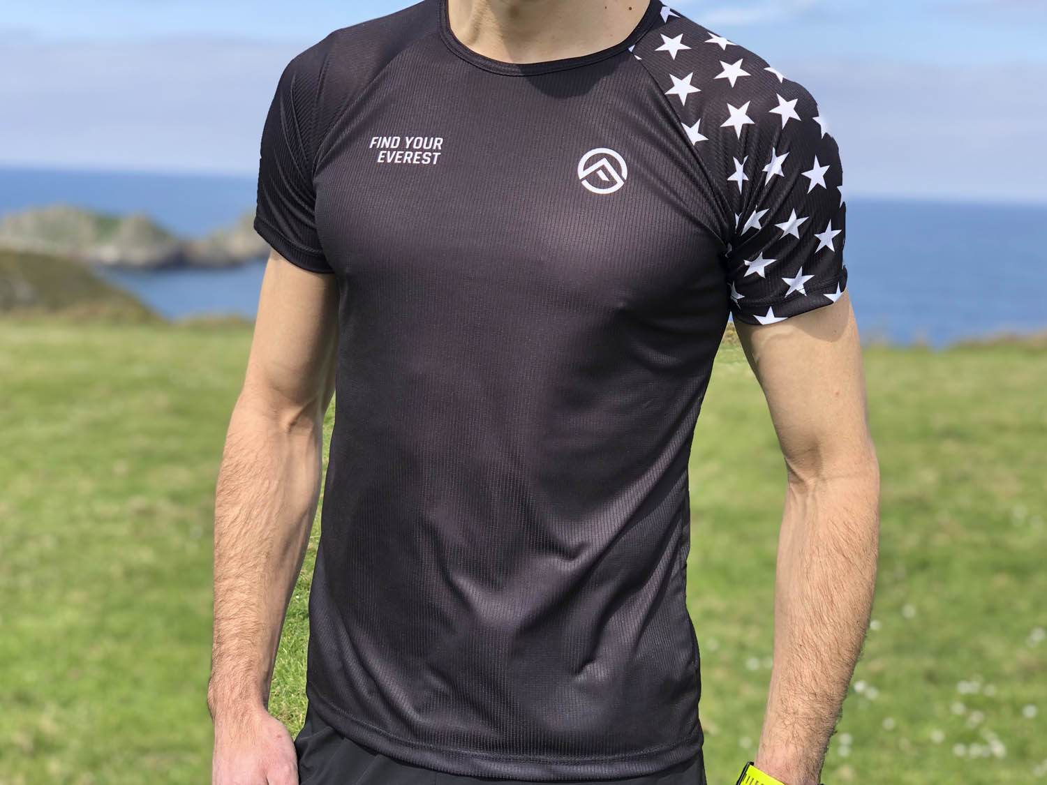 CAMISETA TÉCNICA FIND YOUR EVEREST - Black Stars - Image 2