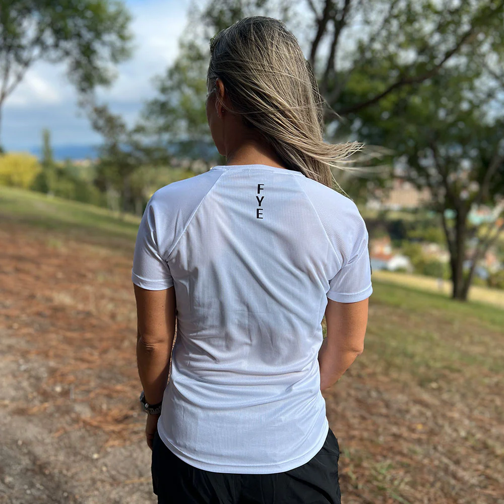 CAMISETA TÉCNICA FIND YOUR EVEREST ELITE MUJER - White - Image 5