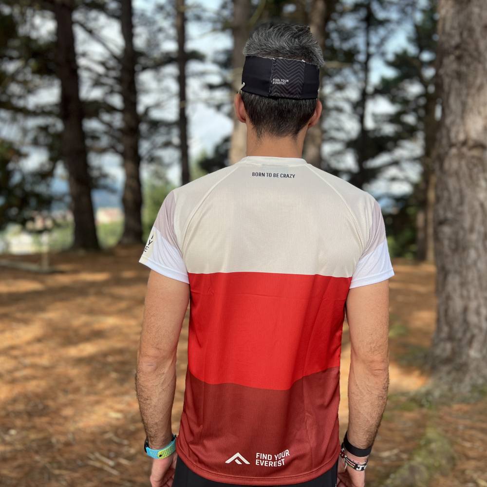 CAMISETA TÉCNICA FIND YOUR EVEREST - Burgundy Style - Image 3