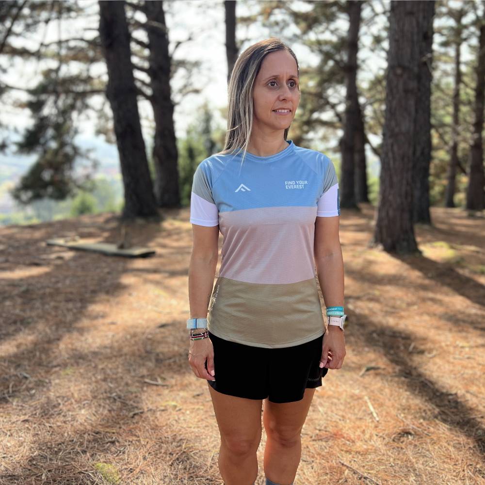CAMISETA TÉCNICA FIND YOUR EVEREST MUJER - Dull Gold
