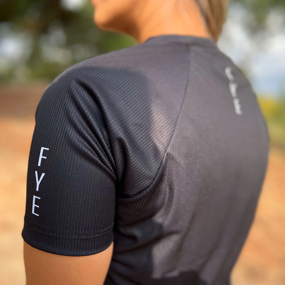 CAMISETA TÉCNICA FIND YOUR EVEREST ELITE MUJER - Black - Image 6