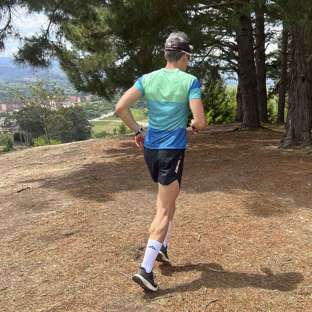 CAMISETA TÉCNICA FIND YOUR EVEREST - Ocean Breeze - Image 7