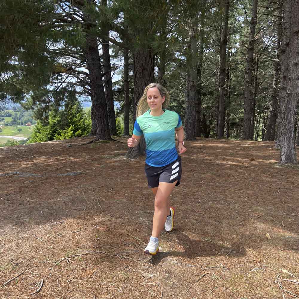 CAMISETA TÉCNICA FIND YOUR EVEREST MUJER - Ocean Breeze - Image 4