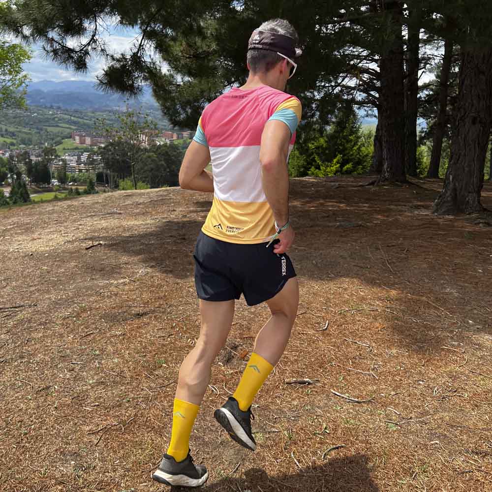 CAMISETA TÉCNICA FIND YOUR EVEREST - Pink Lemonade - Image 7