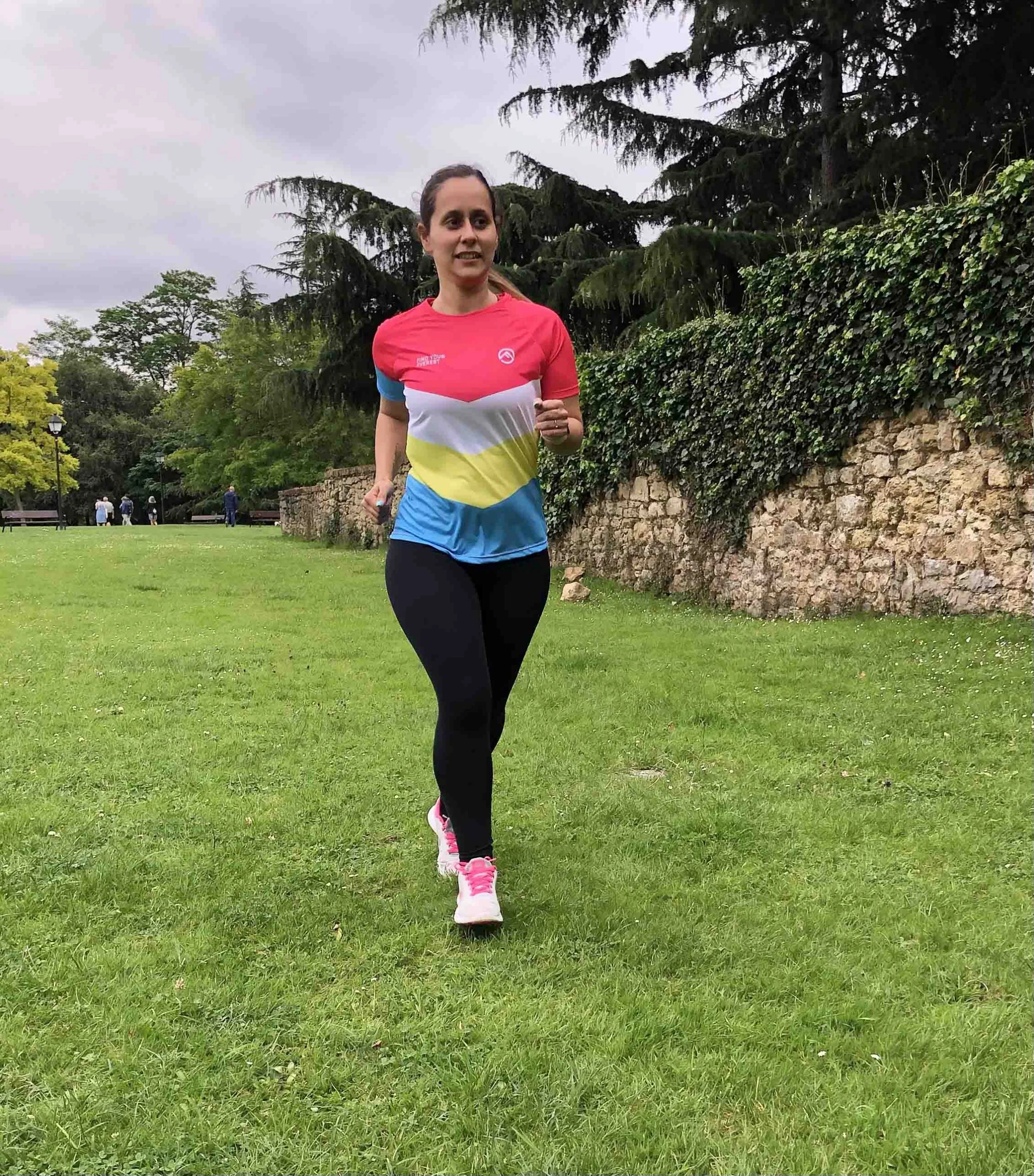 CAMISETA TÉCNICA FIND YOUR EVEREST PRO MUJER - Image 4