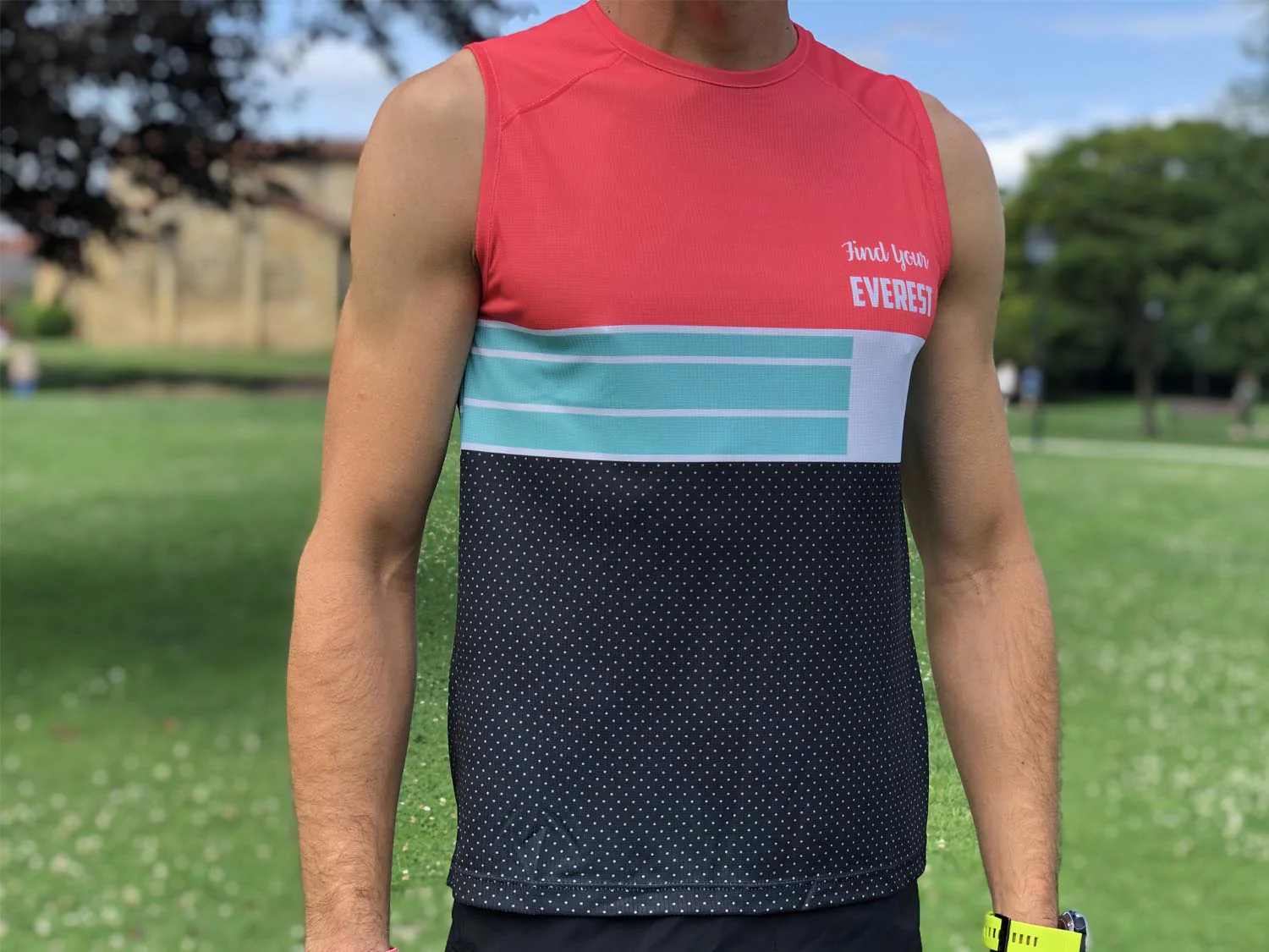 CAMISETA TÉCNICA SIN MANGAS FIND YOUR EVEREST - Red