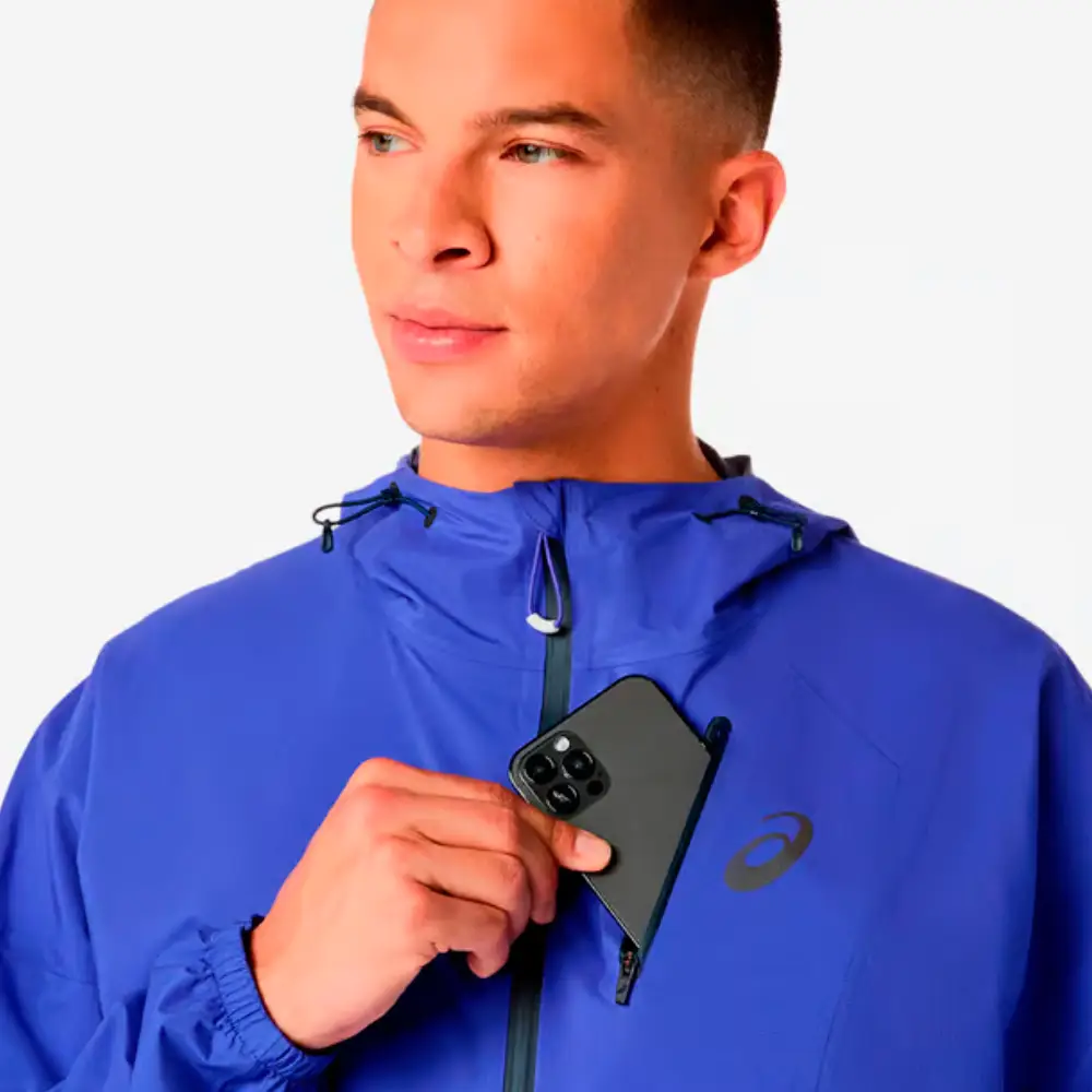 CHAQUETA IMPERMEABLE ASICS FUJITRAIL ELITE - Cobalt Burst / Midnight - Image 11
