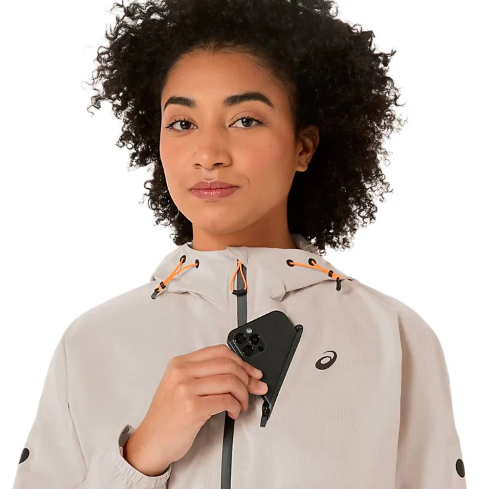 CHAQUETA IMPERMEABLE ASICS FUJITRAIL ELITE MUJER - Cream - Image 4