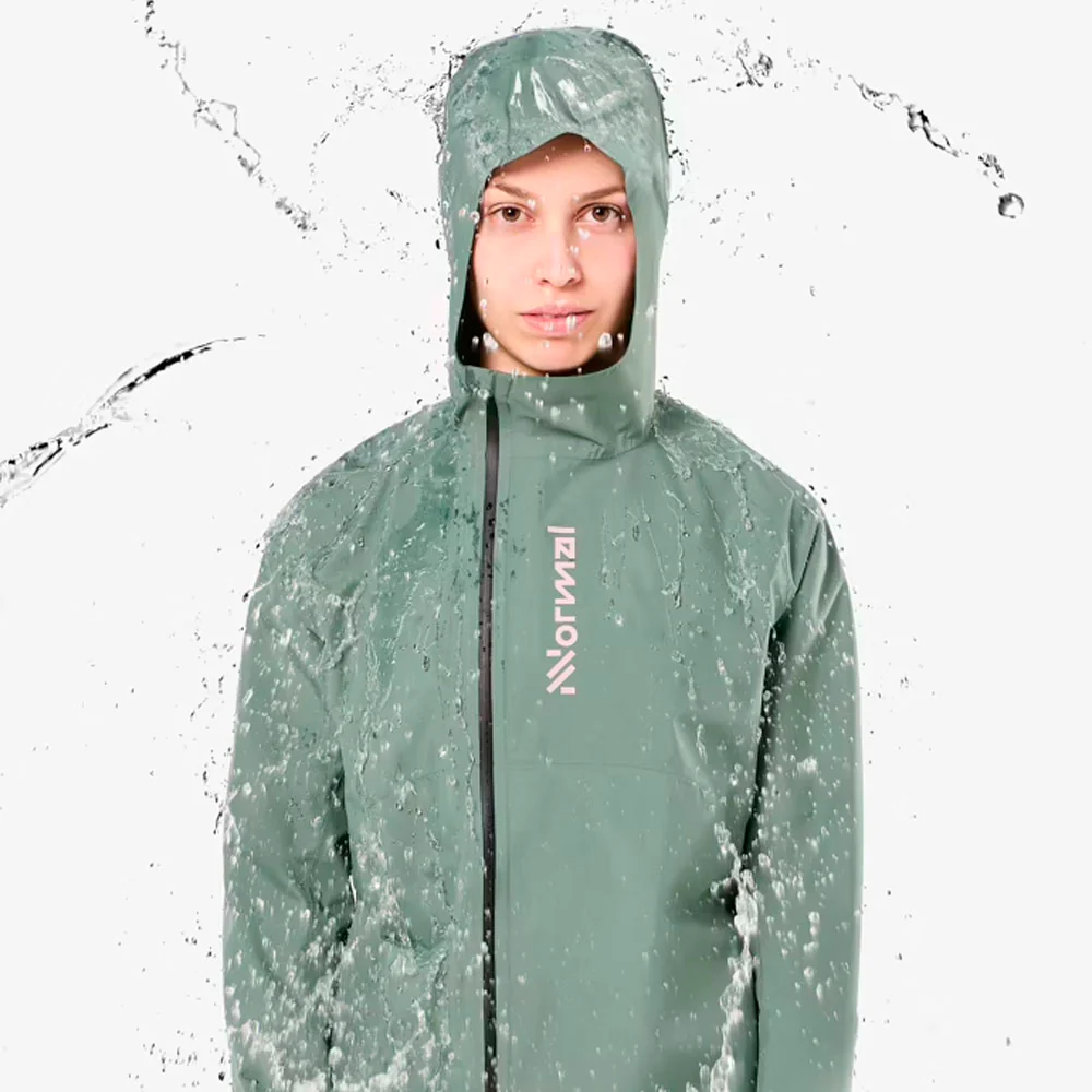 CHAQUETA IMPERMEABLE NNORMAL TRAIL RAIN MUJER - Verde - Image 2
