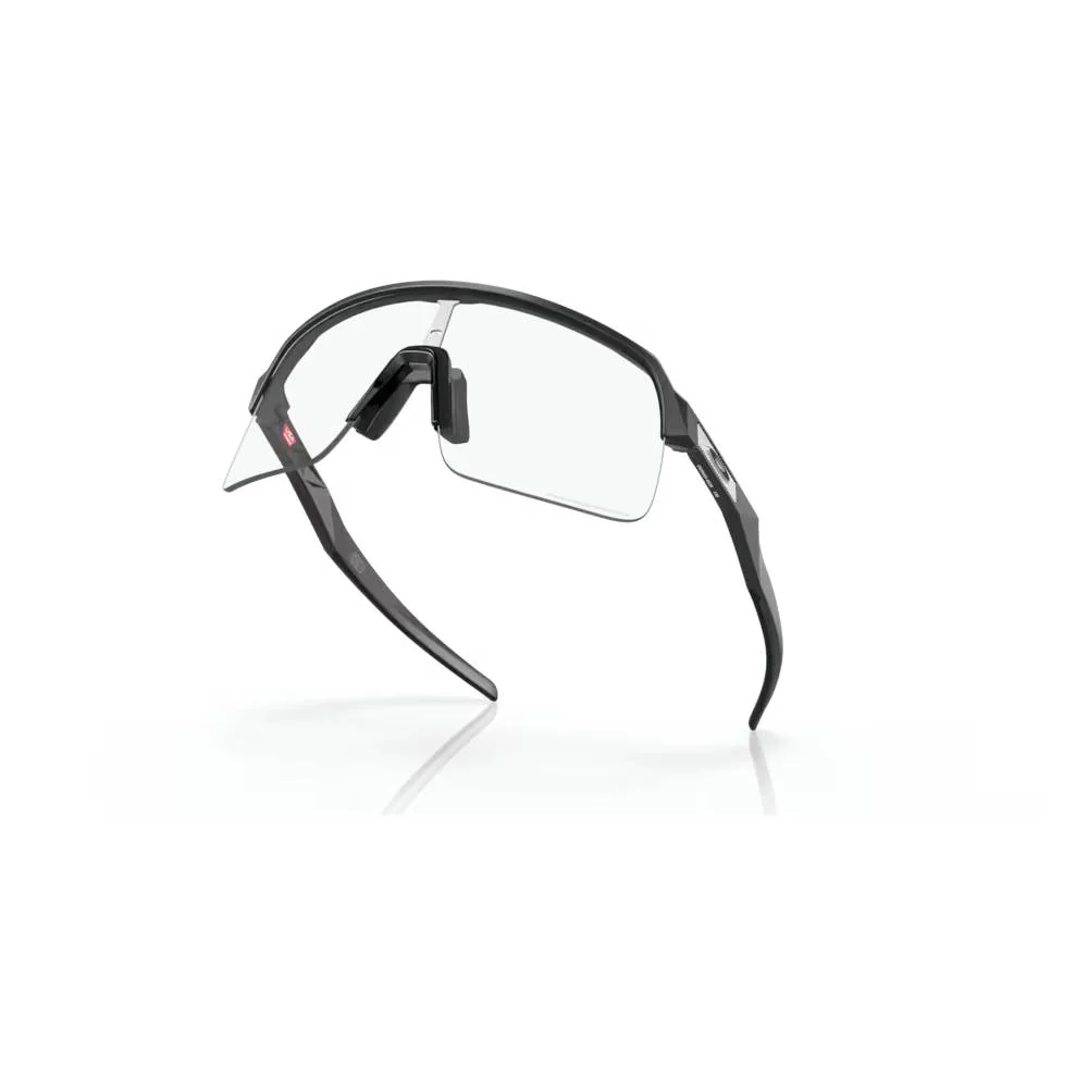 GAFAS DEPORTIVAS OAKLEY SUTRO LITE - Matte Black / Photochromic - Image 4