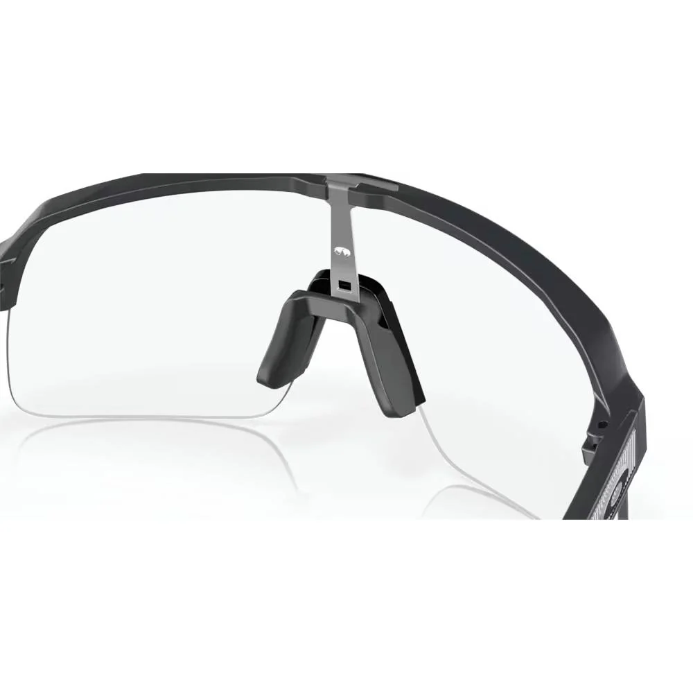 GAFAS DEPORTIVAS OAKLEY SUTRO LITE - Matte Black / Photochromic - Image 7