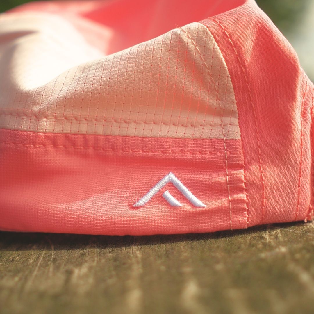 GORRA TÉCNICA FIND YOUR EVEREST - Pink Style - Image 3