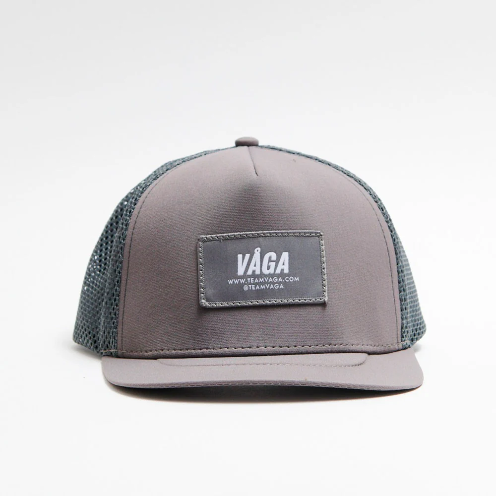 GORRA TRUCKER OPEN MESH VÅGA - Aluminium - Image 3