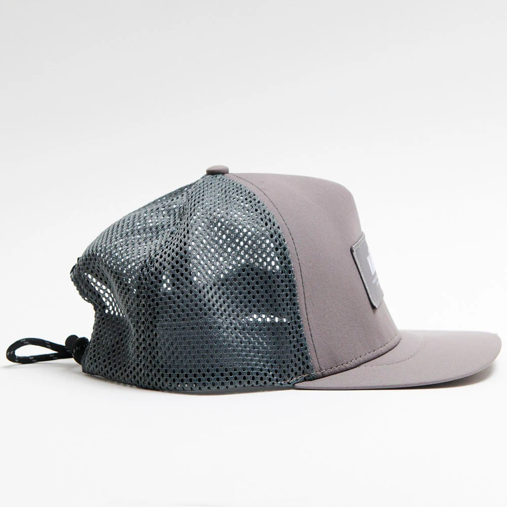 GORRA TRUCKER OPEN MESH VÅGA - Aluminium - Image 5