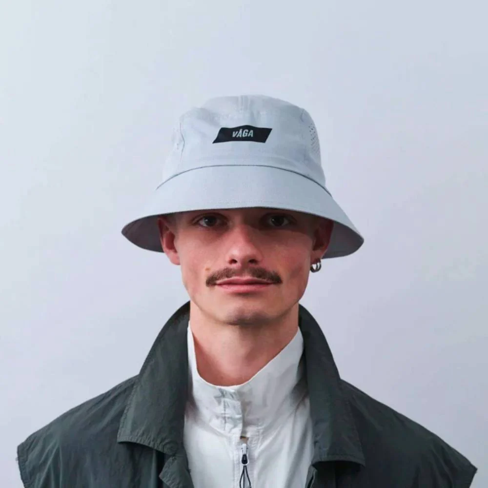 GORRO VÅGA FEATHER BUCKET - Aluminium Grey - Image 2