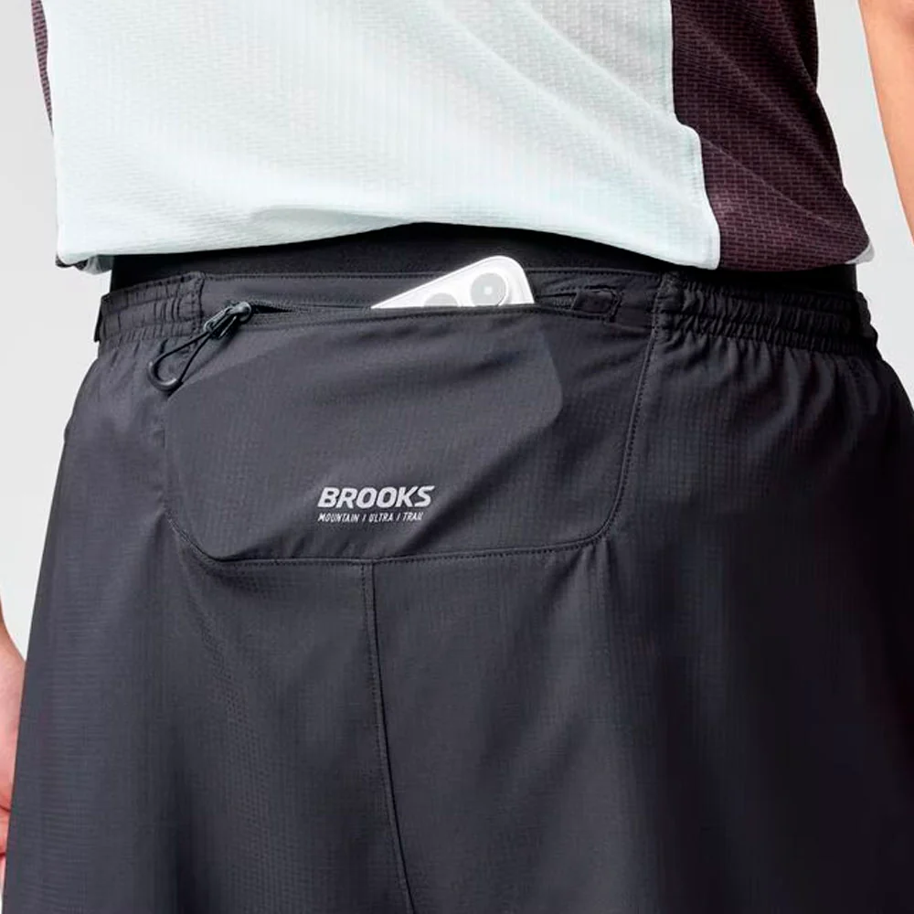 PANTALÓN CORTO BROOKS CASCADIA - Negro - Image 4