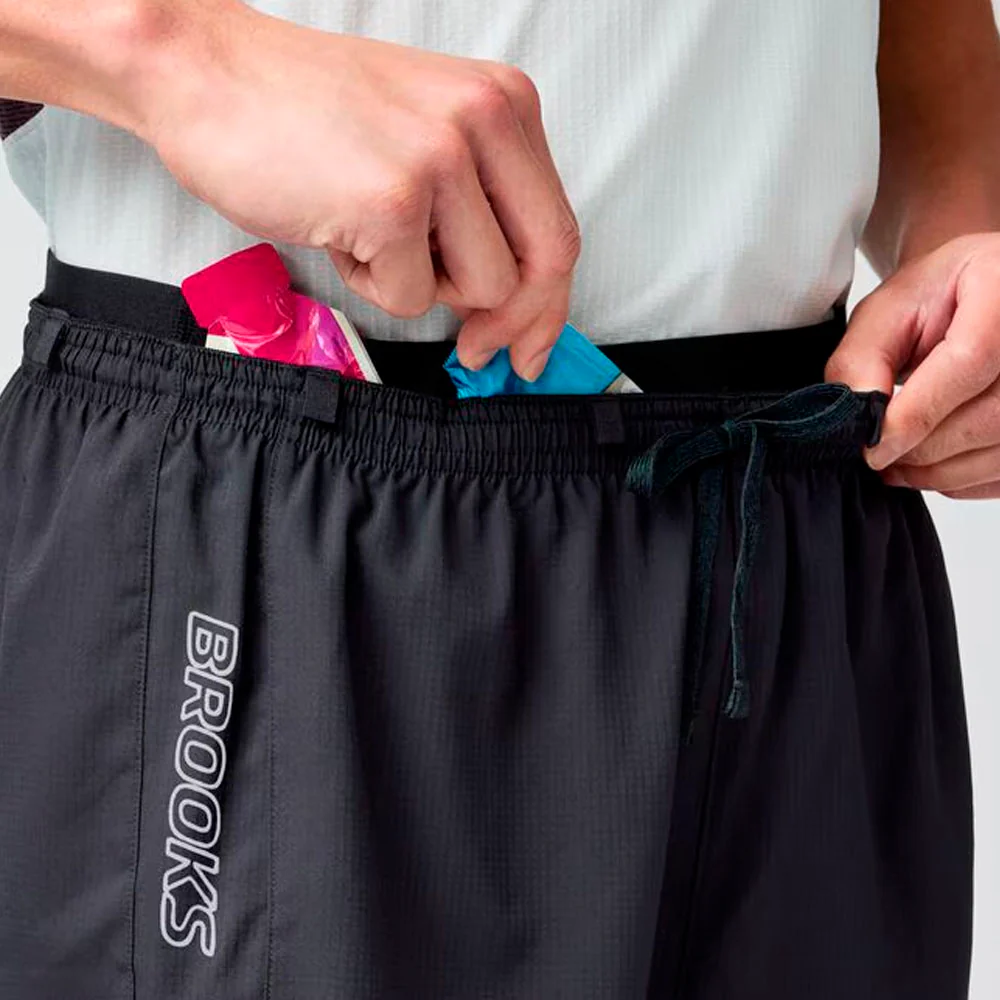PANTALÓN CORTO BROOKS CASCADIA - Negro - Image 5