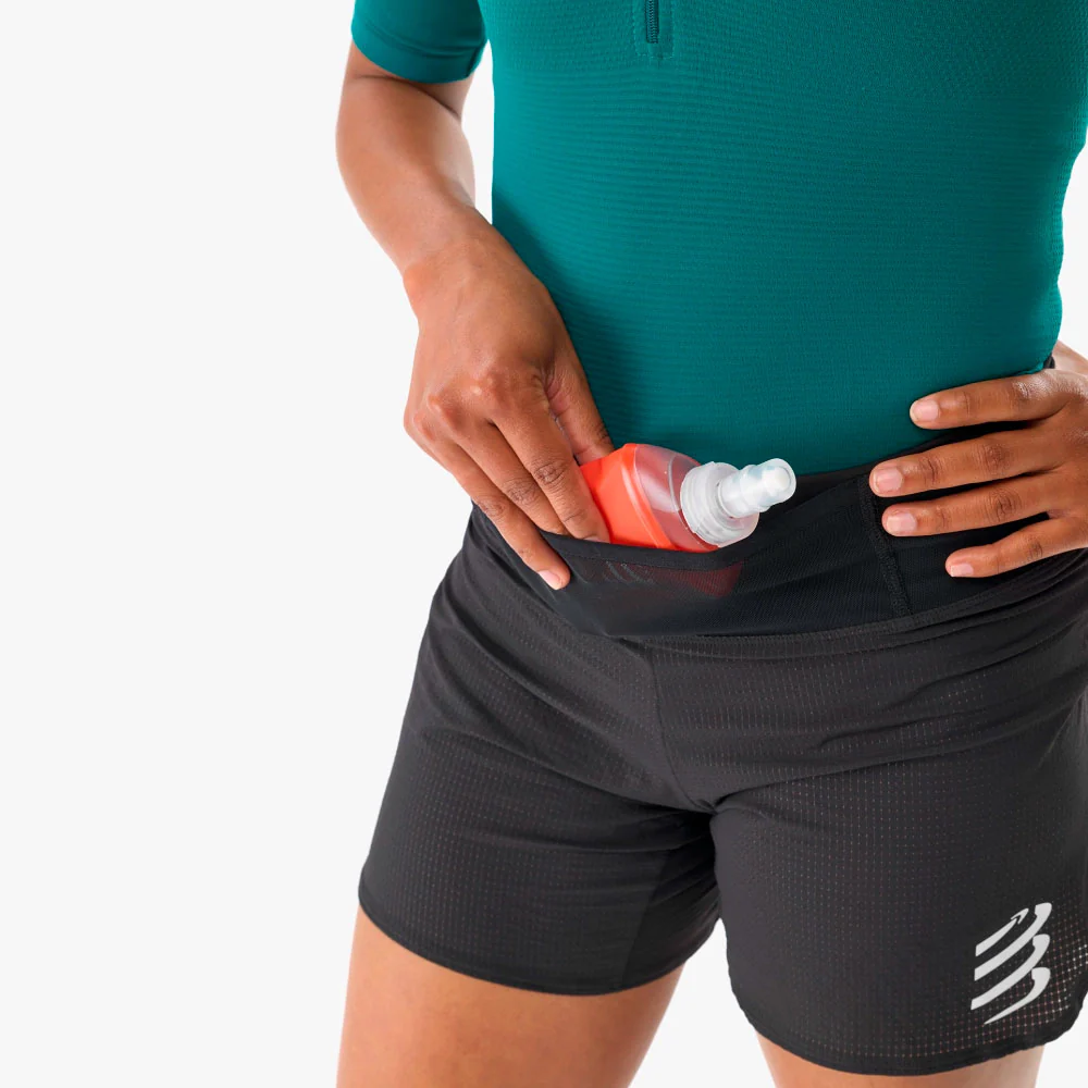 PANTALÓN CORTO COMPRESSPORT TRAIL RACING MUJER - Black - Image 3
