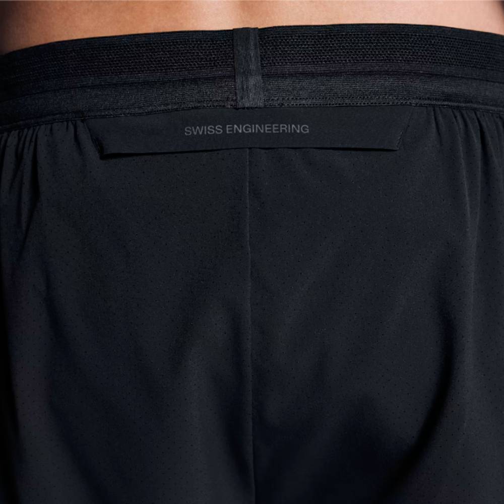 PANTALÓN CORTO ON PERFORMANCE 5″ - Negro - Image 5