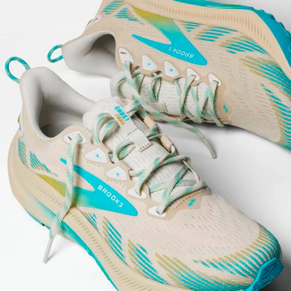 ZAPATILLAS BROOKS GHOST TRAIL MUJER - Sand / Star White / Golden Hour - Image 7