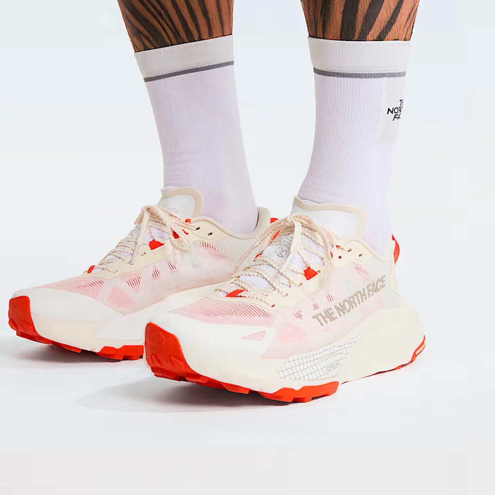ZAPATILLAS THE NORTH FACE ALTAMESA 500 V2 - White / Lava Red - Image 5