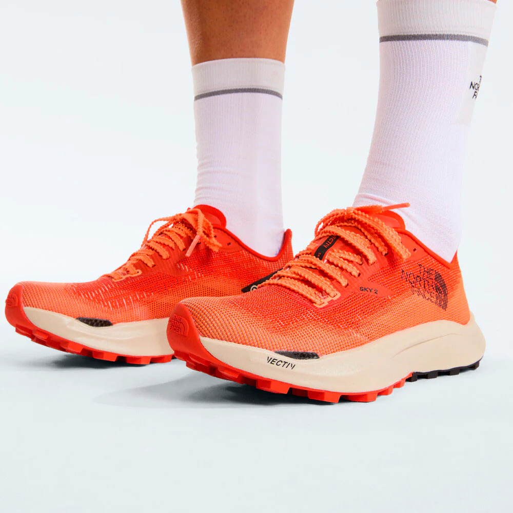ZAPATILLAS THE NORTH FACE SUMMIT VECTIV SKY 2 - Lava Red / Calacatta - Image 6